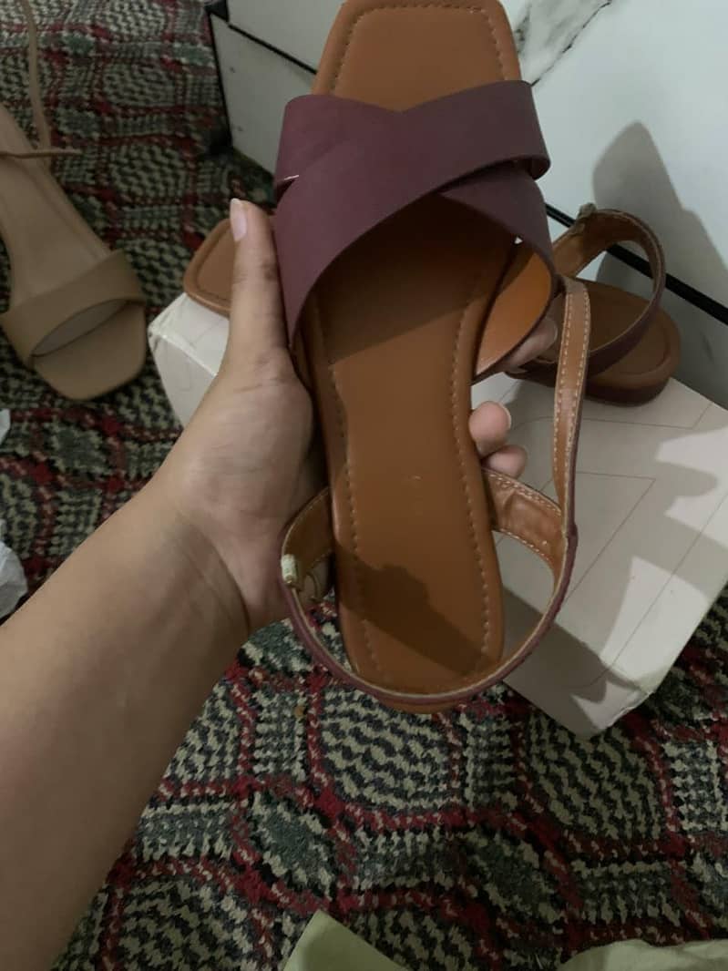 servis shoes 1
