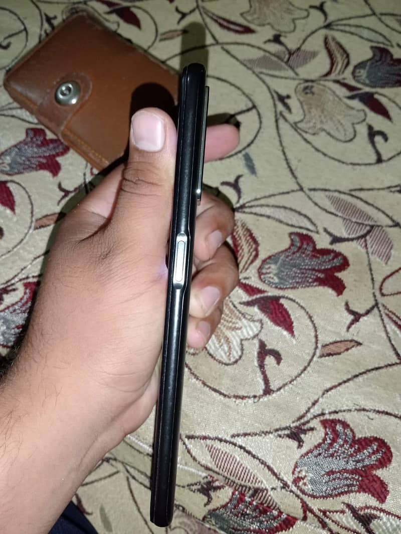 OPPO A76 1
