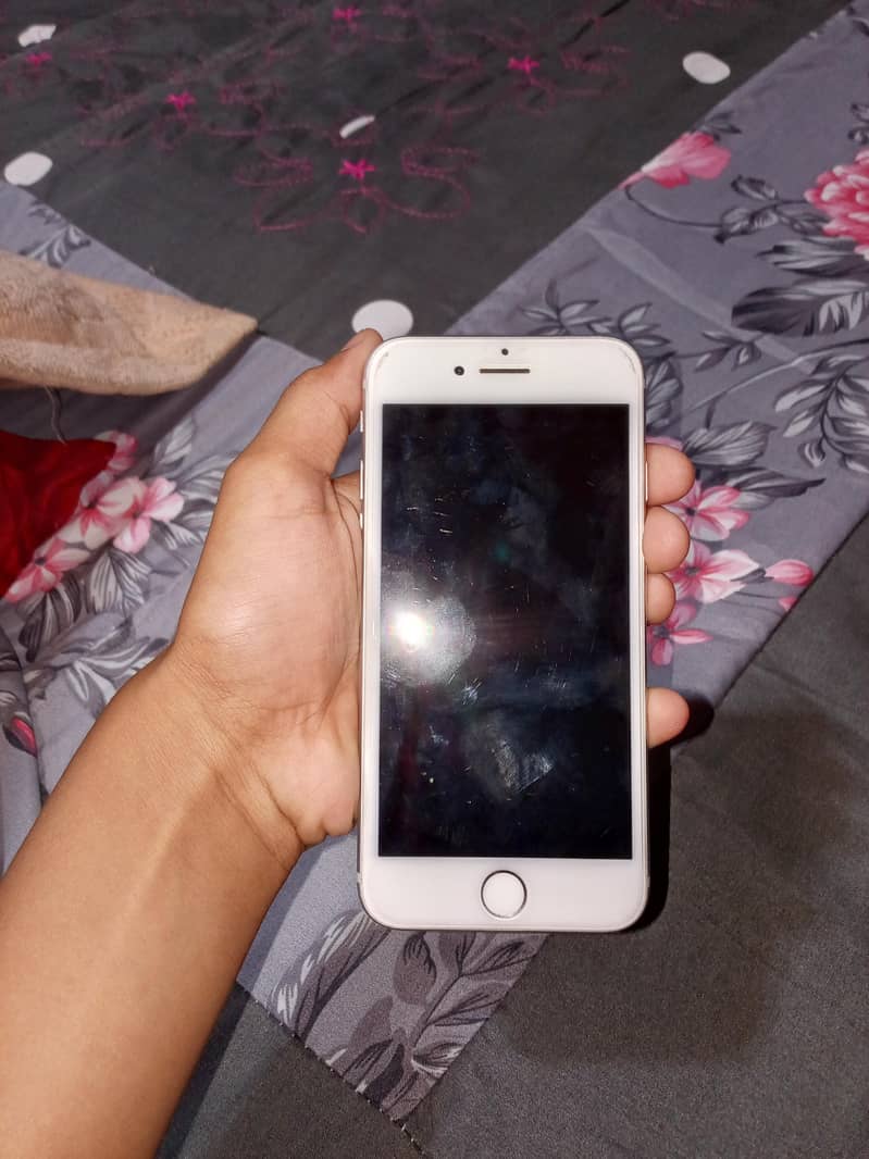 Apple iPhone 7 0