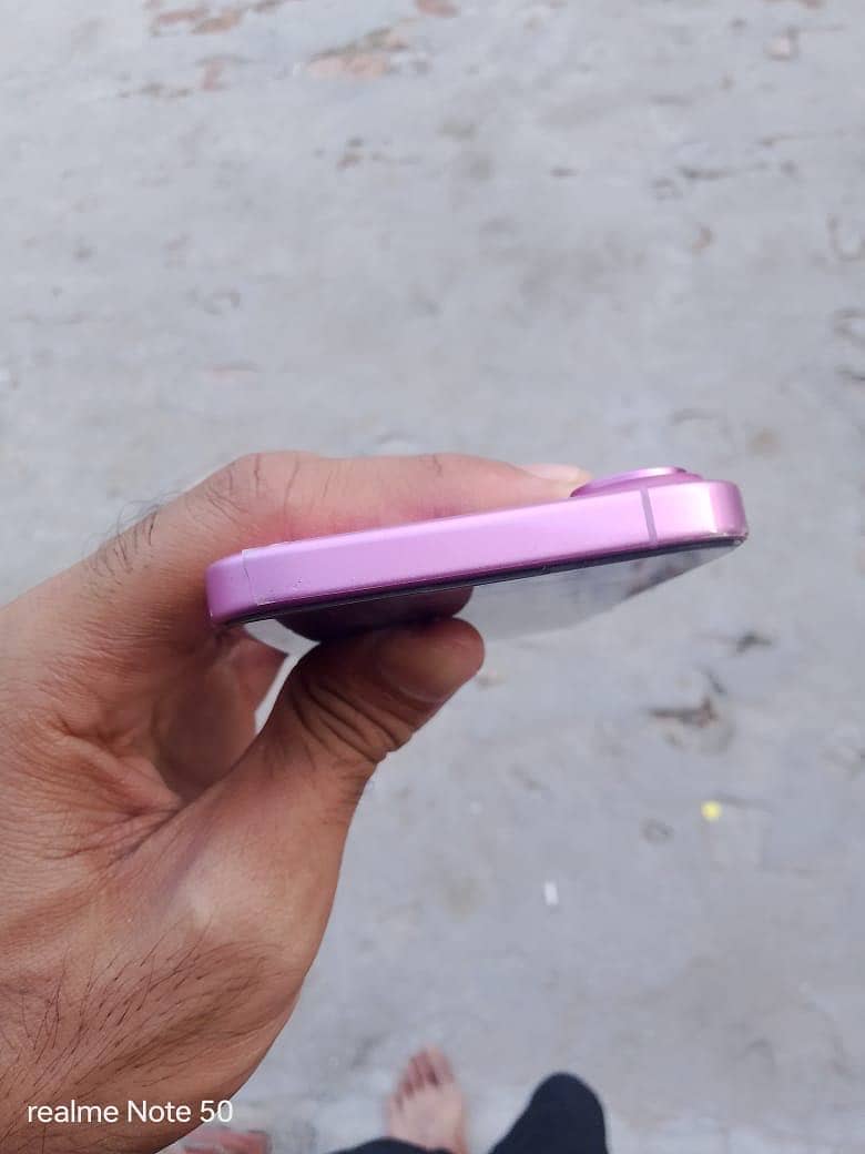 Apple iPhone 16 0