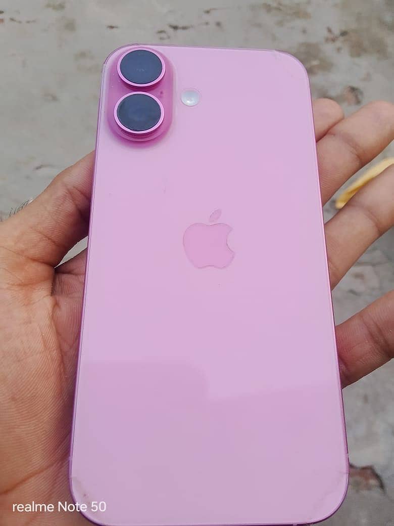 Apple iPhone 16 2