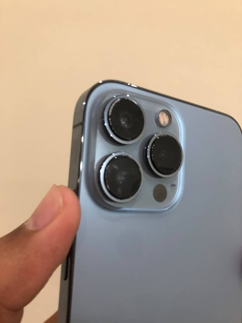 Apple iPhone 13 Pro Max 4