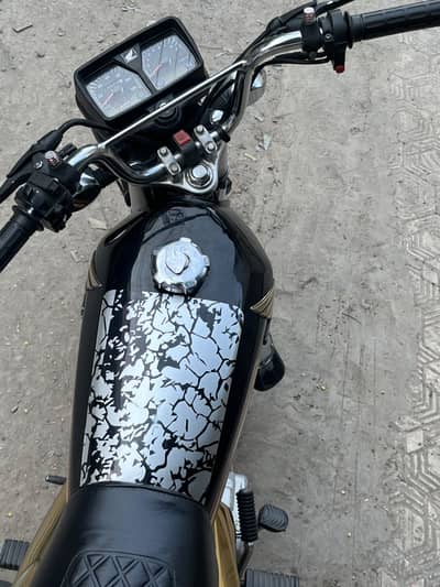 Honda cg 125 self start golden edition
