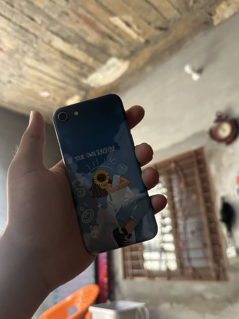 Apple iPhone 8 0