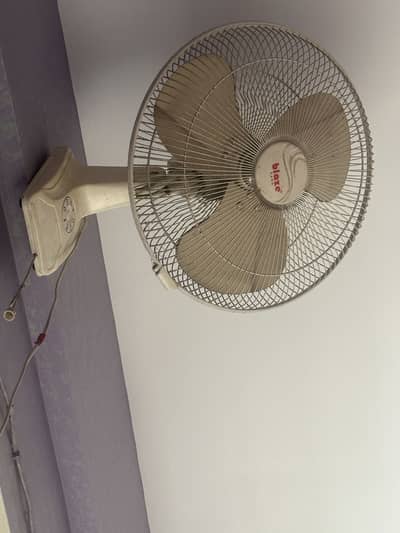 Wall fans/ bracket fan for sell working 100% all ok blaze fan