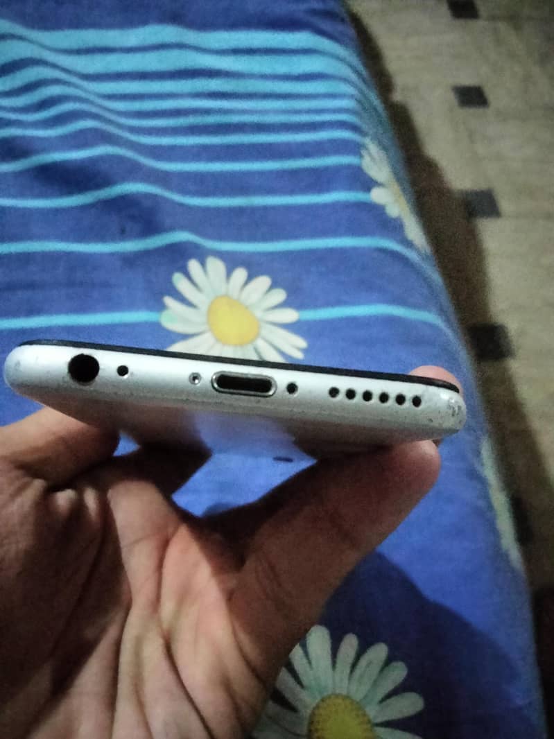Apple iPhone 6S 1