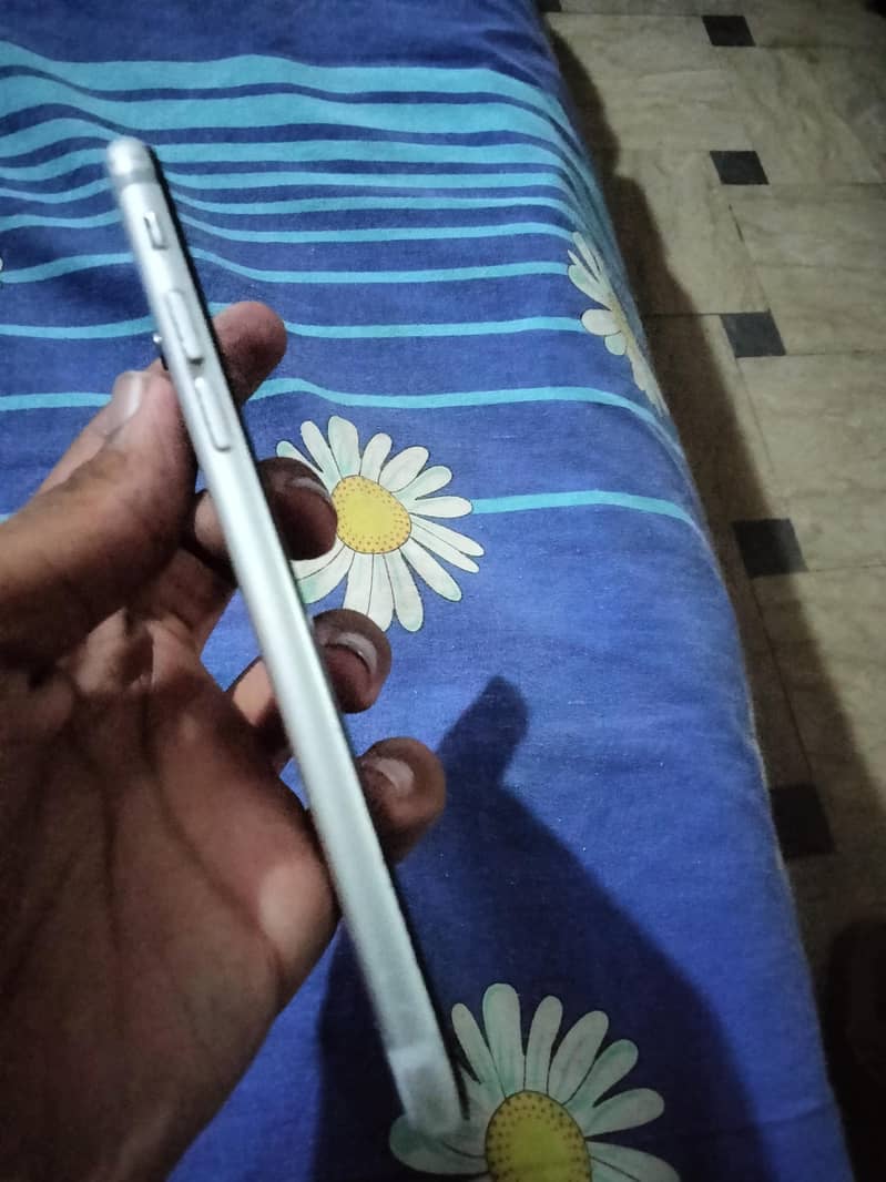 Apple iPhone 6S 2