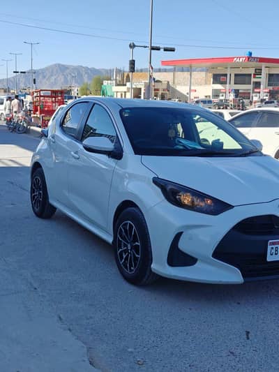 Toyota Yaris x 2021/2025 (pearl white)