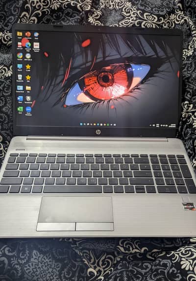 HP RYZEN 7 PRO