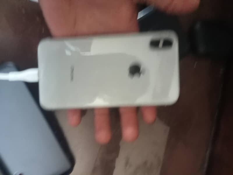 Apple iPhone X 4