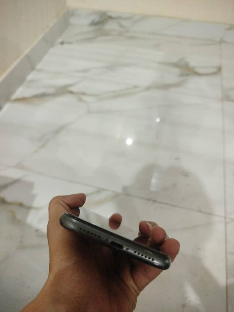Apple iPhone 11 3
