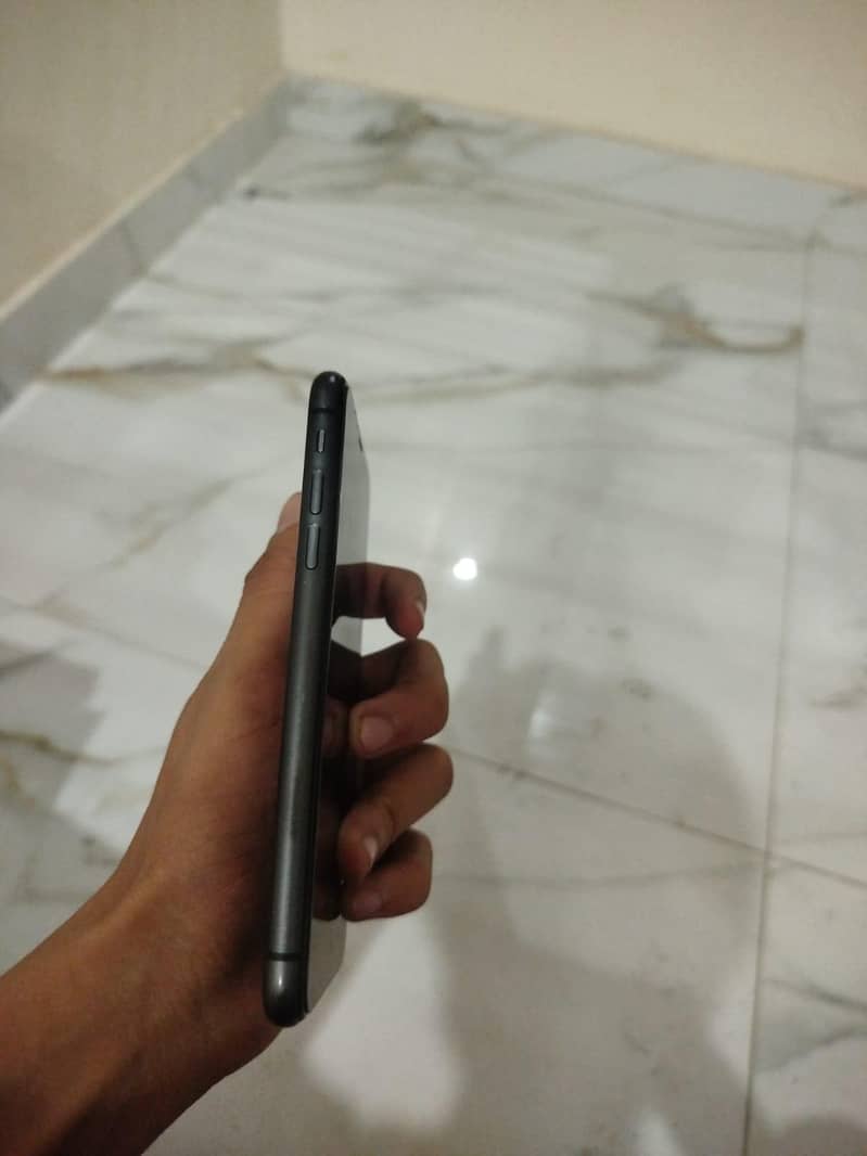 Apple iPhone 11 5