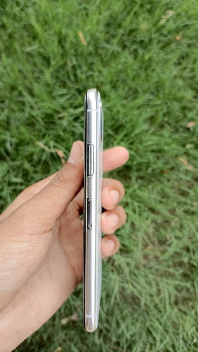 Apple iPhone X 2