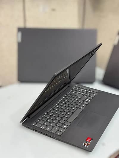 Lenovo IdeaPad V15|Intel Core i5 11th Gen|8GB RAM|256GB SSD|15.6" FHD