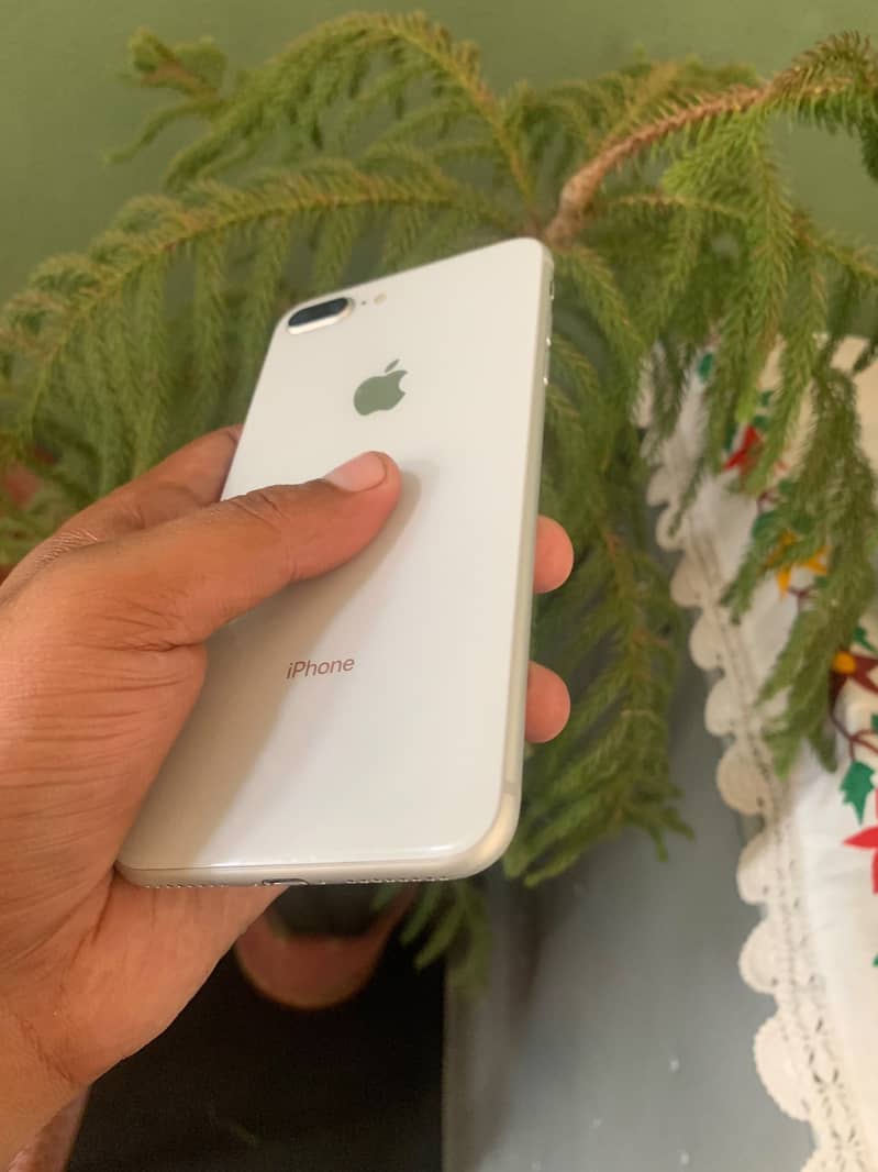 iPhone 8Plus 2