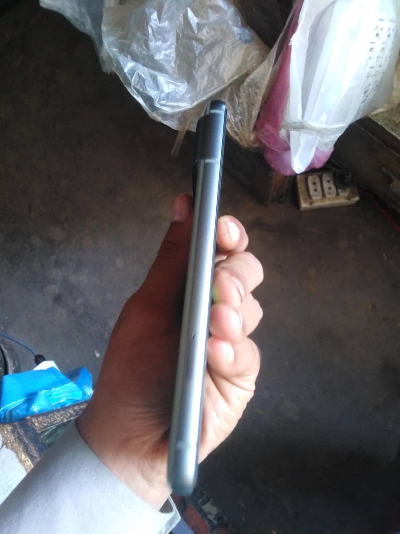 Google Pixel 8 2