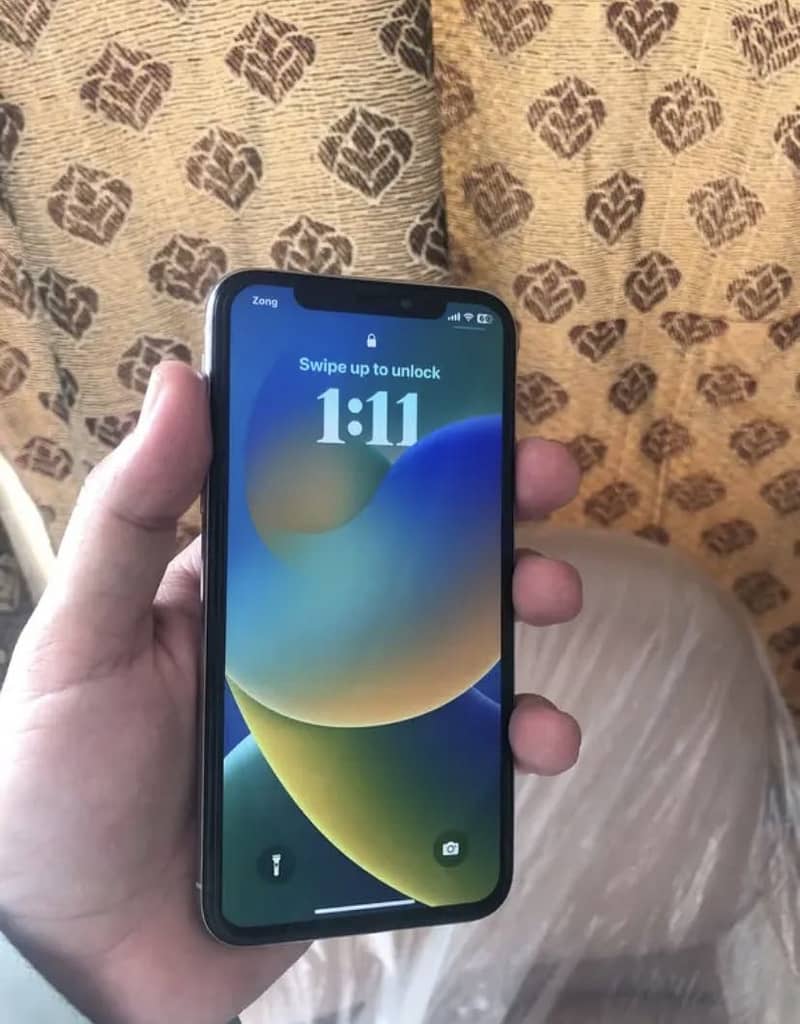 Apple iPhone X 3