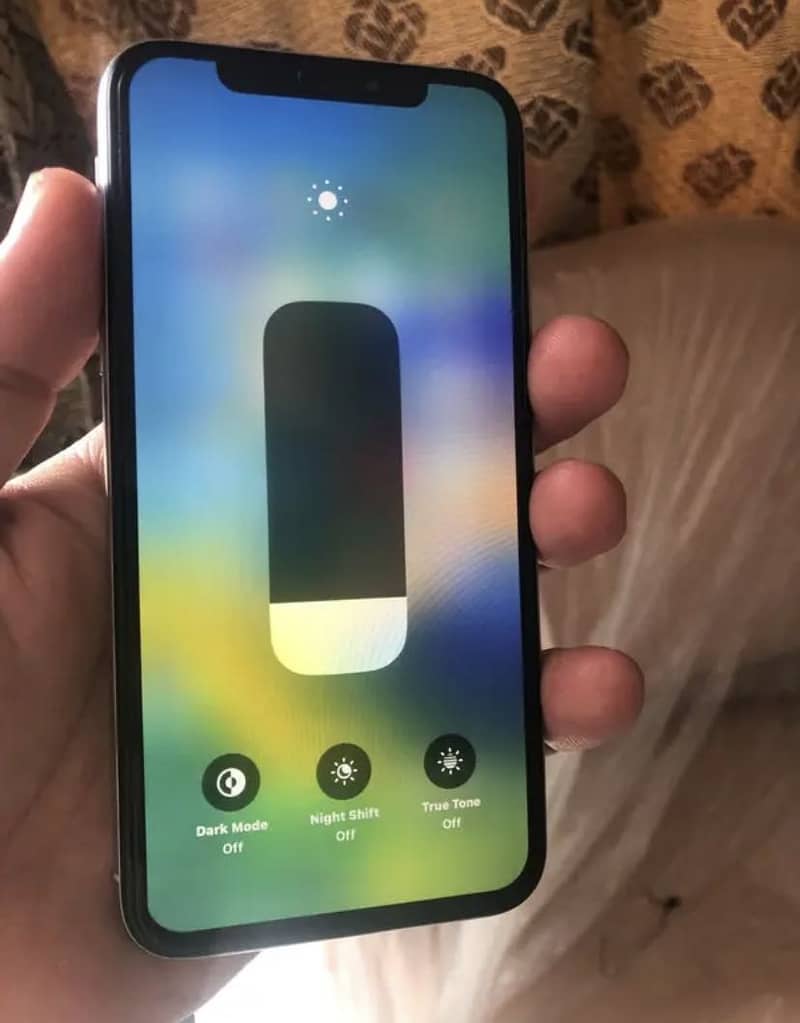 Apple iPhone X 4