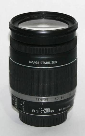 Canon 18-200mm Lens Condition 10/10