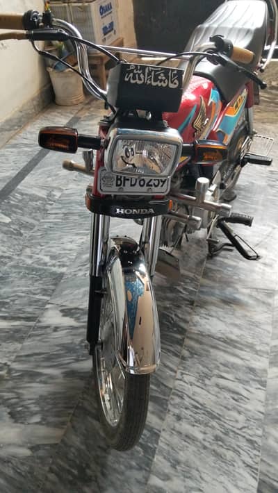 Honda CD 70 red