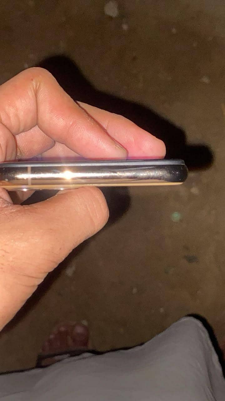 Iphone 11 pro 4