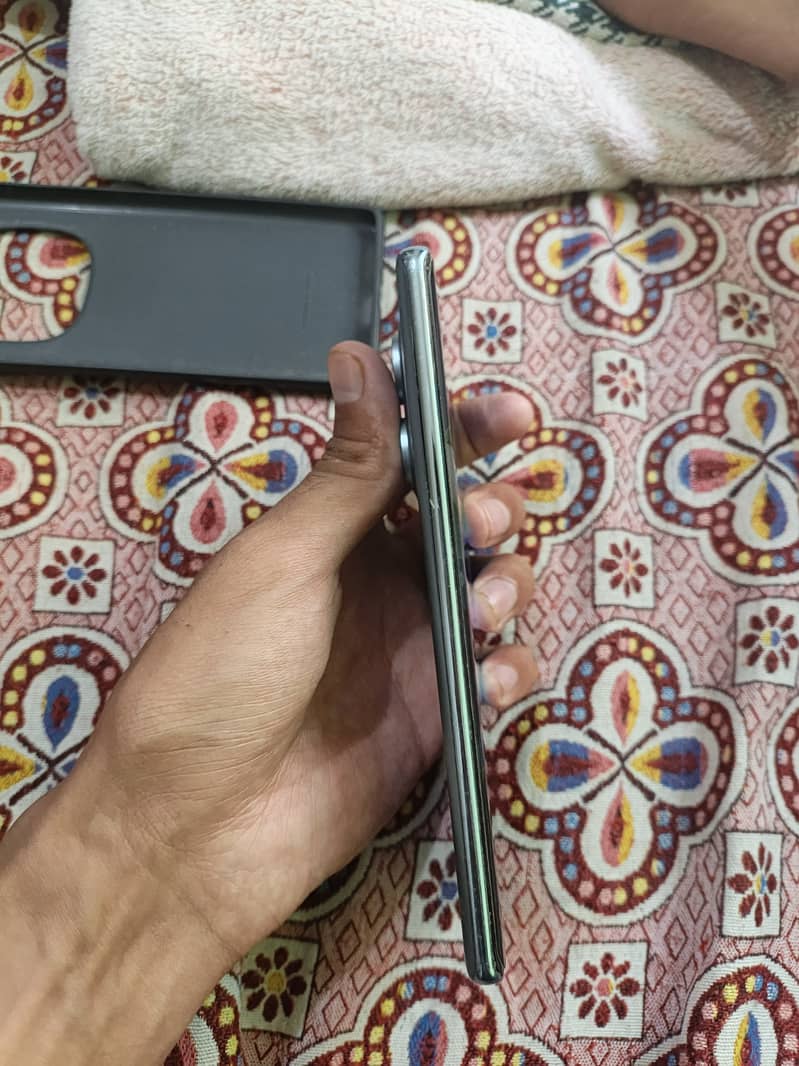 Redmi note 14 pro 4