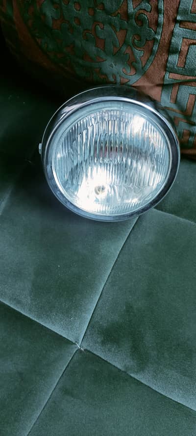 near condition head light any bike easyly installed