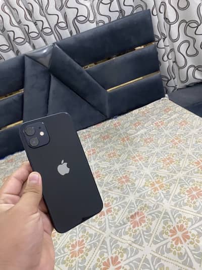 Apple iPhone 12