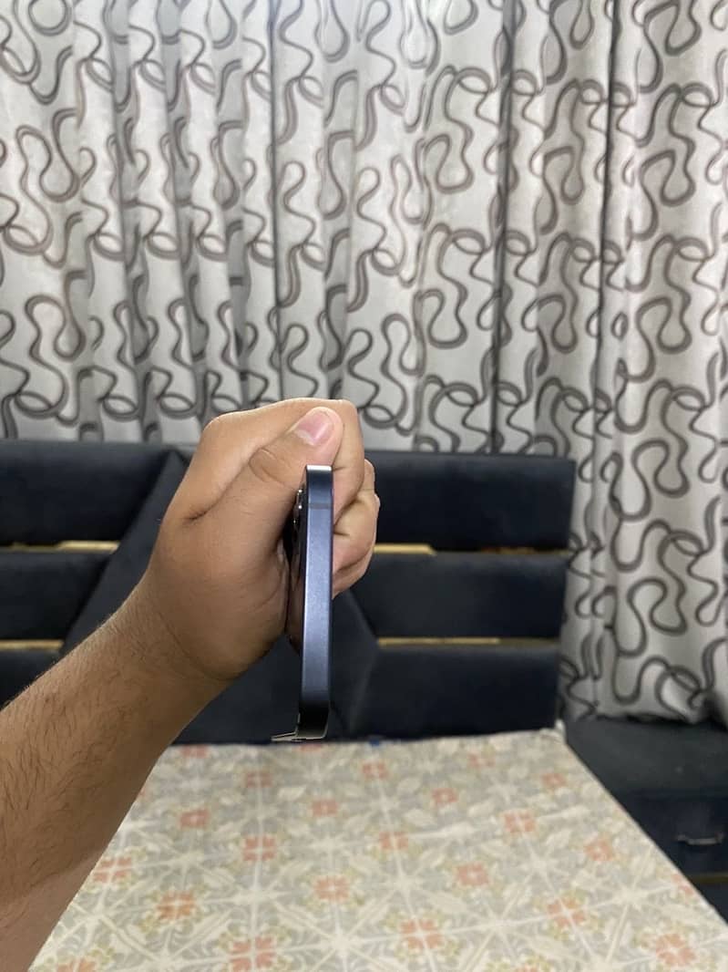 Apple iPhone 12 5