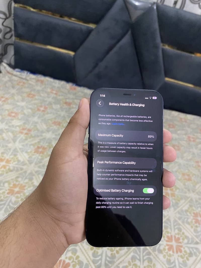 Apple iPhone 12 6