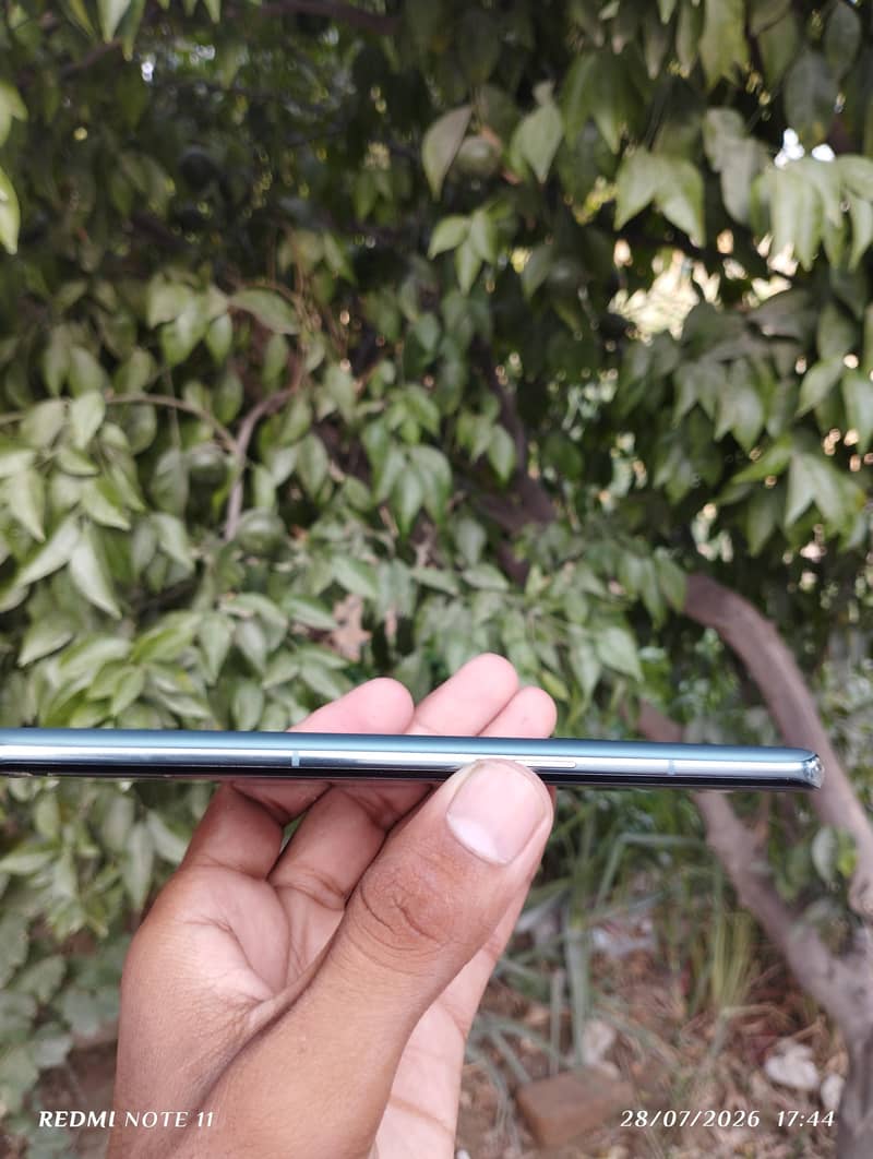 One Plus 10 Pro 6