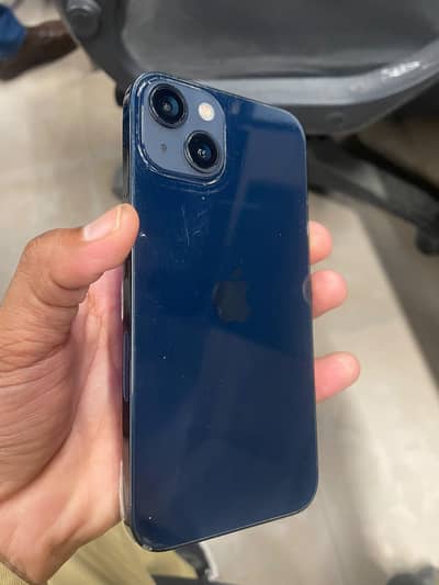 Apple iPhone 13