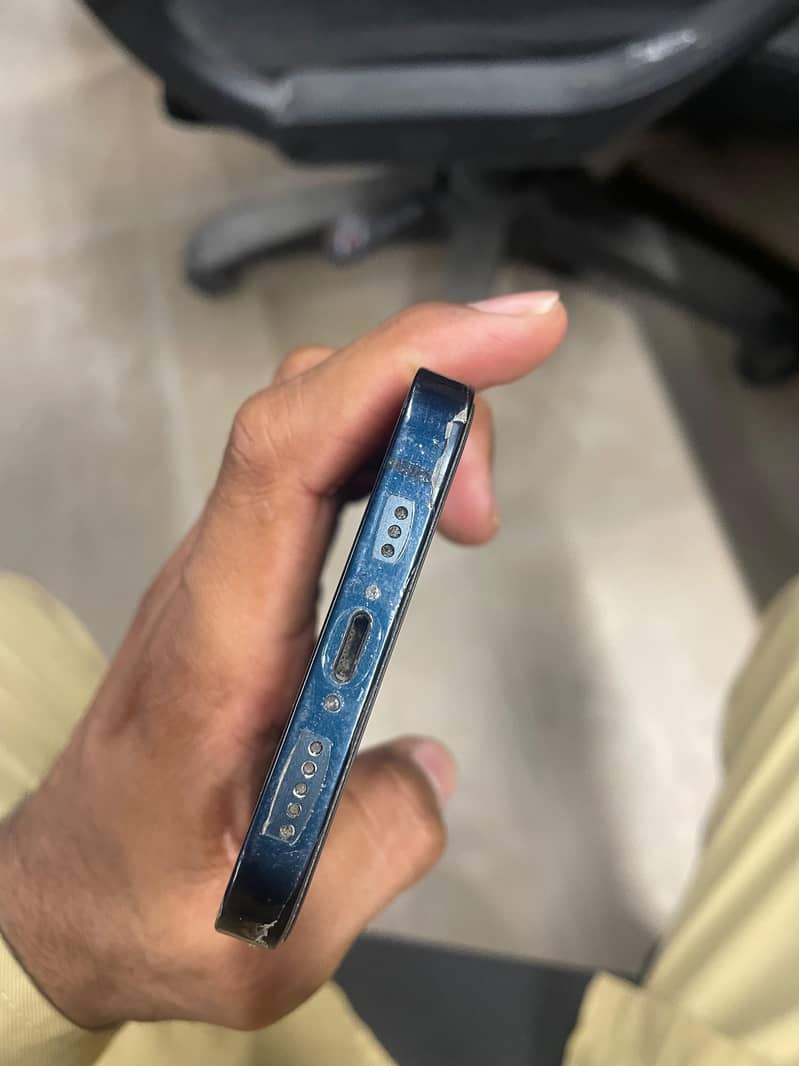 Apple iPhone 13 1