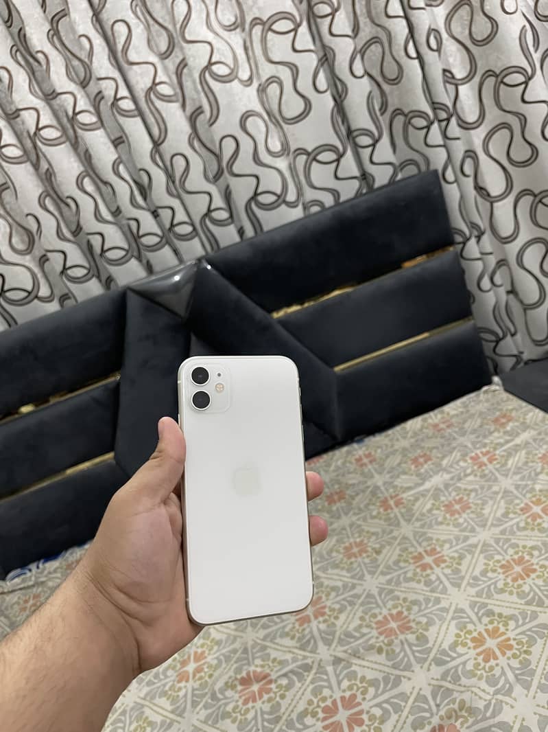 Apple iPhone 11 0
