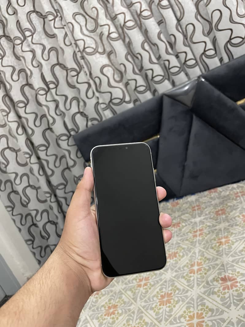 Apple iPhone 11 1