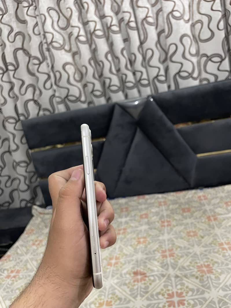 Apple iPhone 11 2