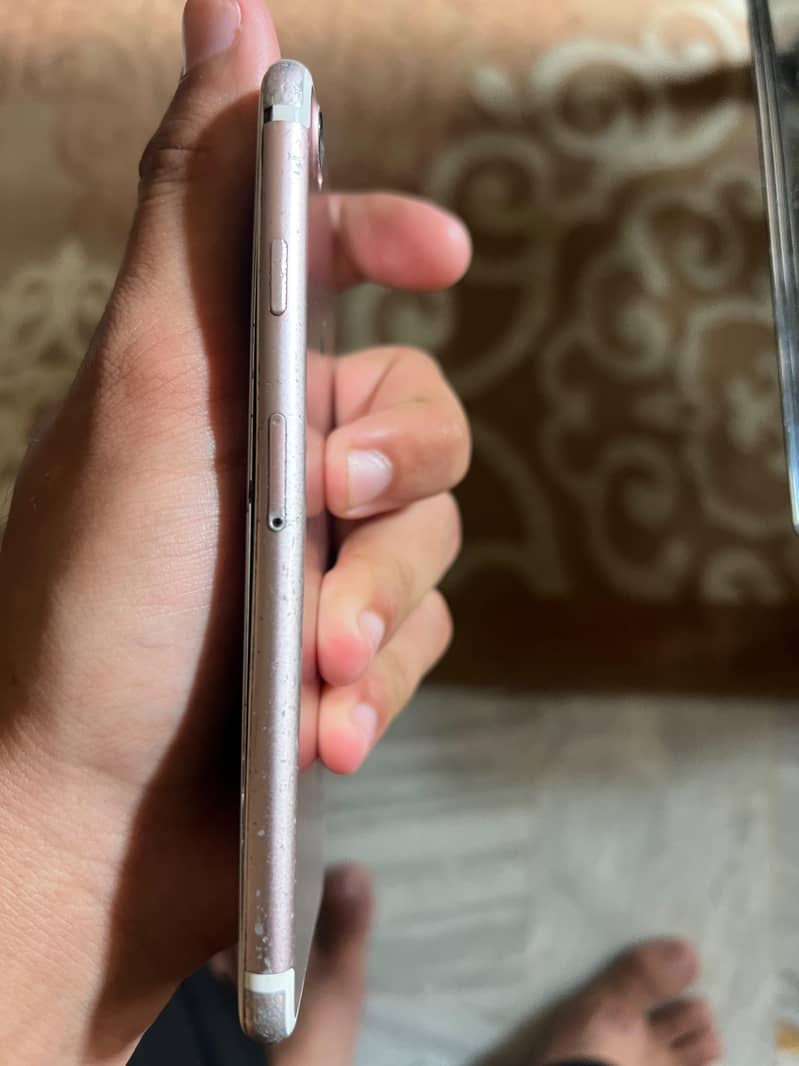 Apple iPhone 7 4