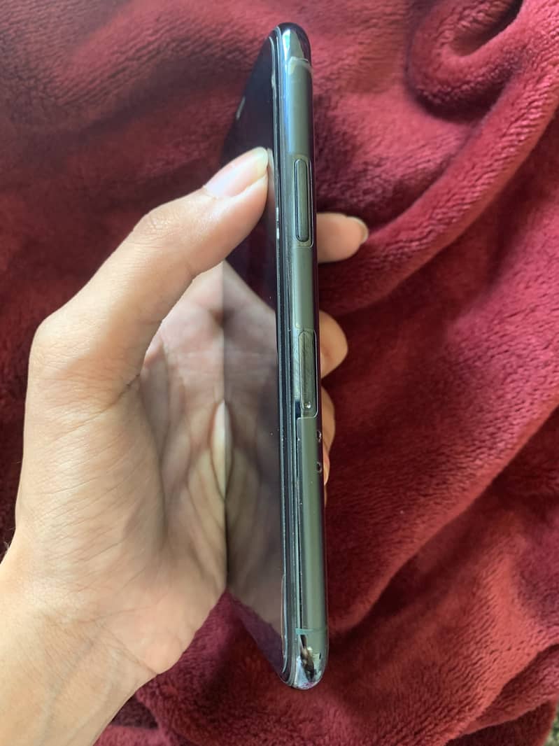 Apple iPhone 11 Pro 2