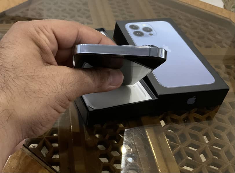 Apple iPhone 13 Pro 2