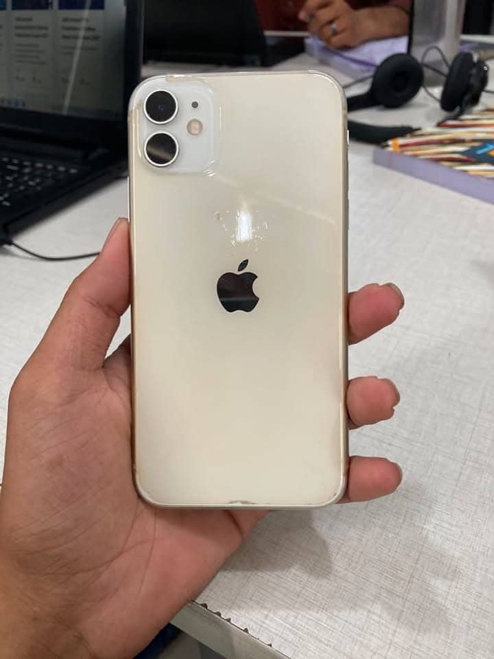 Apple iPhone 11 0