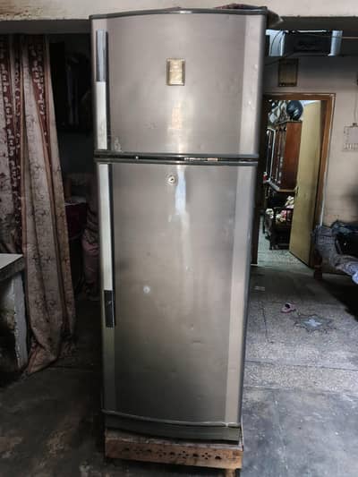 Dawlance ki frige hai good condition 03014139475