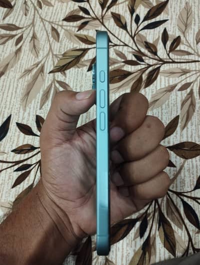 Apple iPhone 16