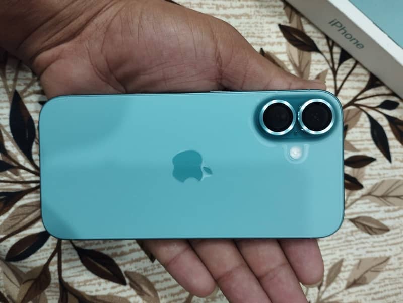 Apple iPhone 16 1