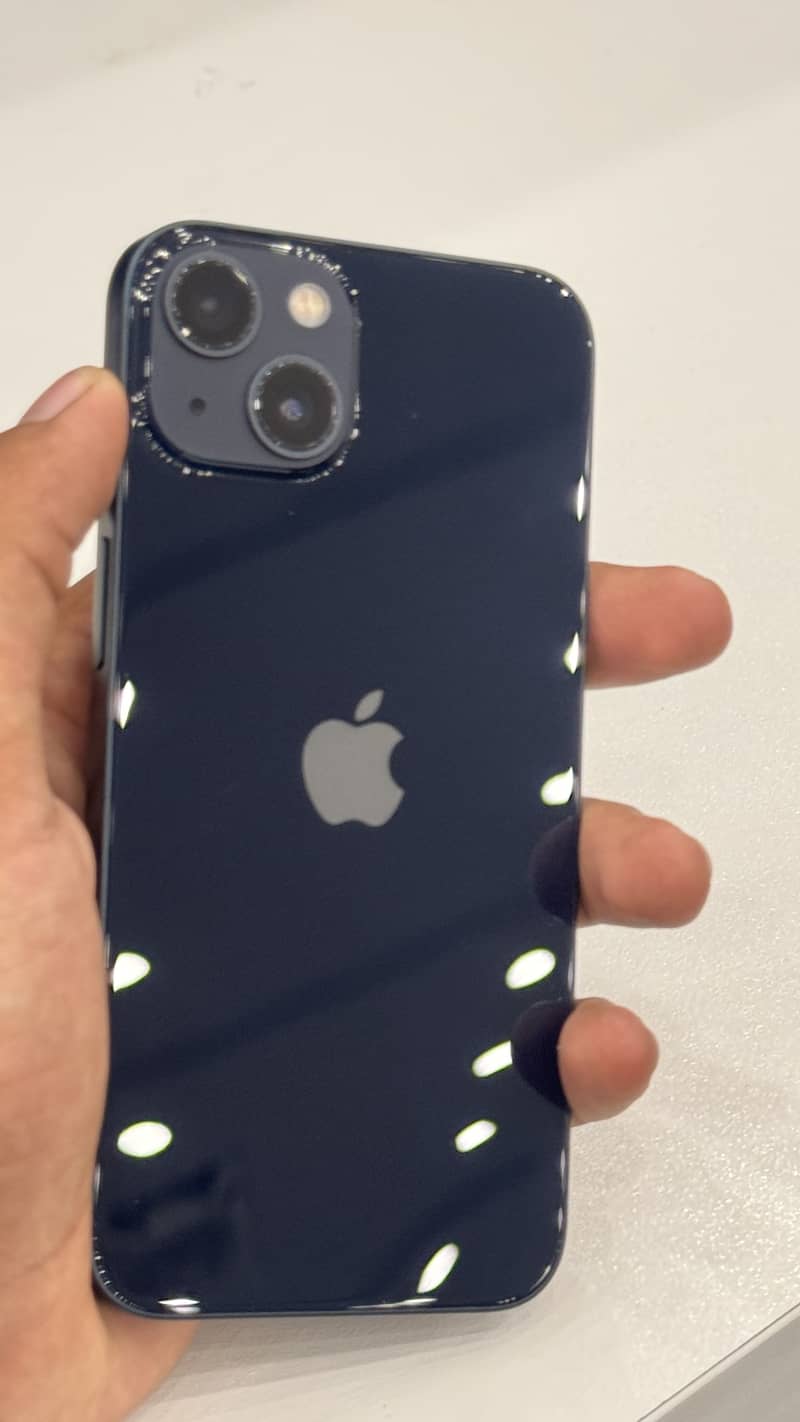Apple iPhone 13 2