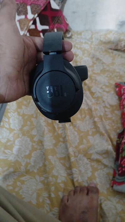 JBL head phones new  vip  sound and  quailty .