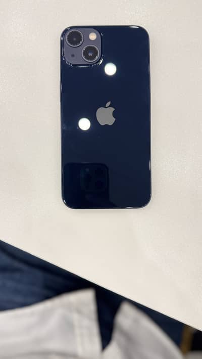 Apple iPhone 13