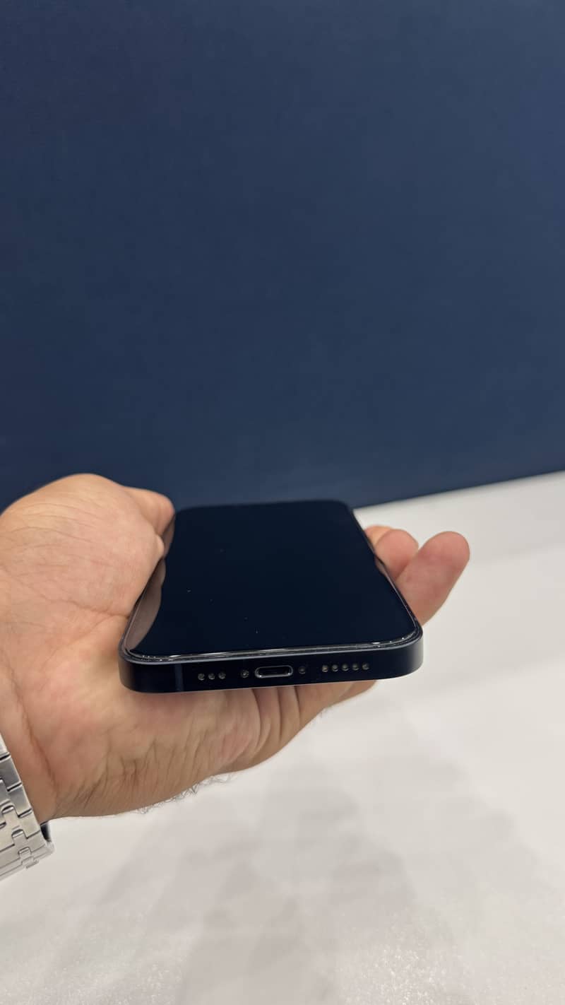 Apple iPhone 13 5