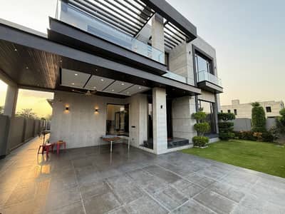 SYED BROTHERS PROUDLY OFFERS: 1-Kanal Elegant And Fully Maintained Bungalow Is Available In The Best Block Of DHA Lahore.