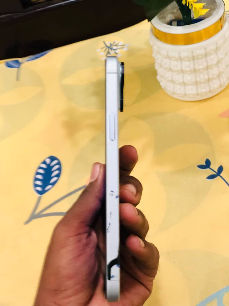 Apple iPhone 15 plus 2