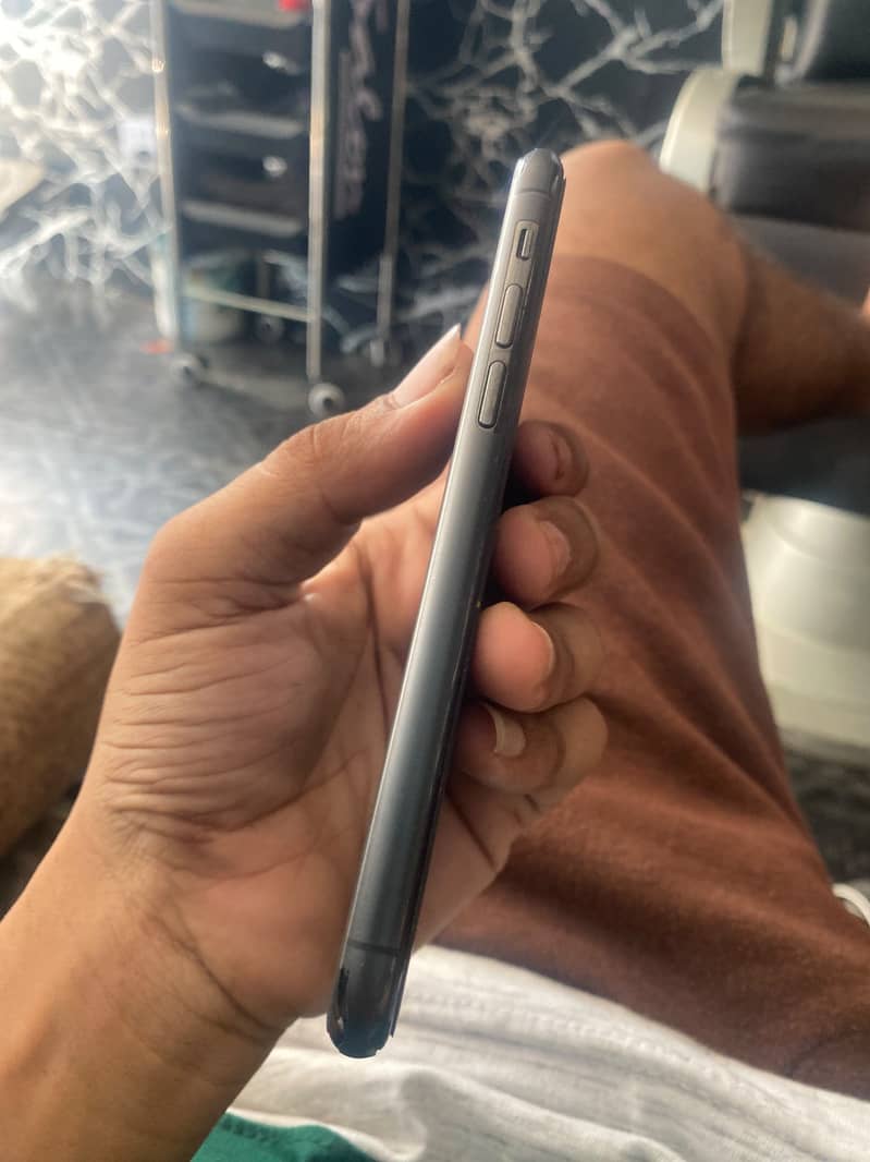 Apple iPhone 11 Pro 0